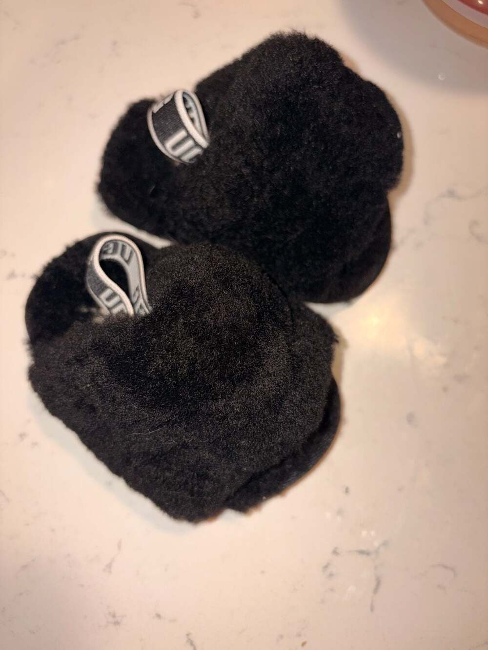 UGG Infant/Toddler Fluff Yeah Slide Slippers in Black